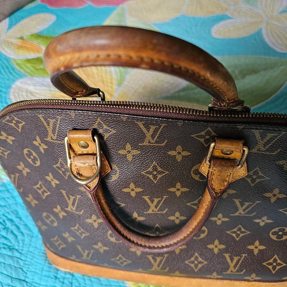 Louis Vuitton Alma - Picture 3 of 7
